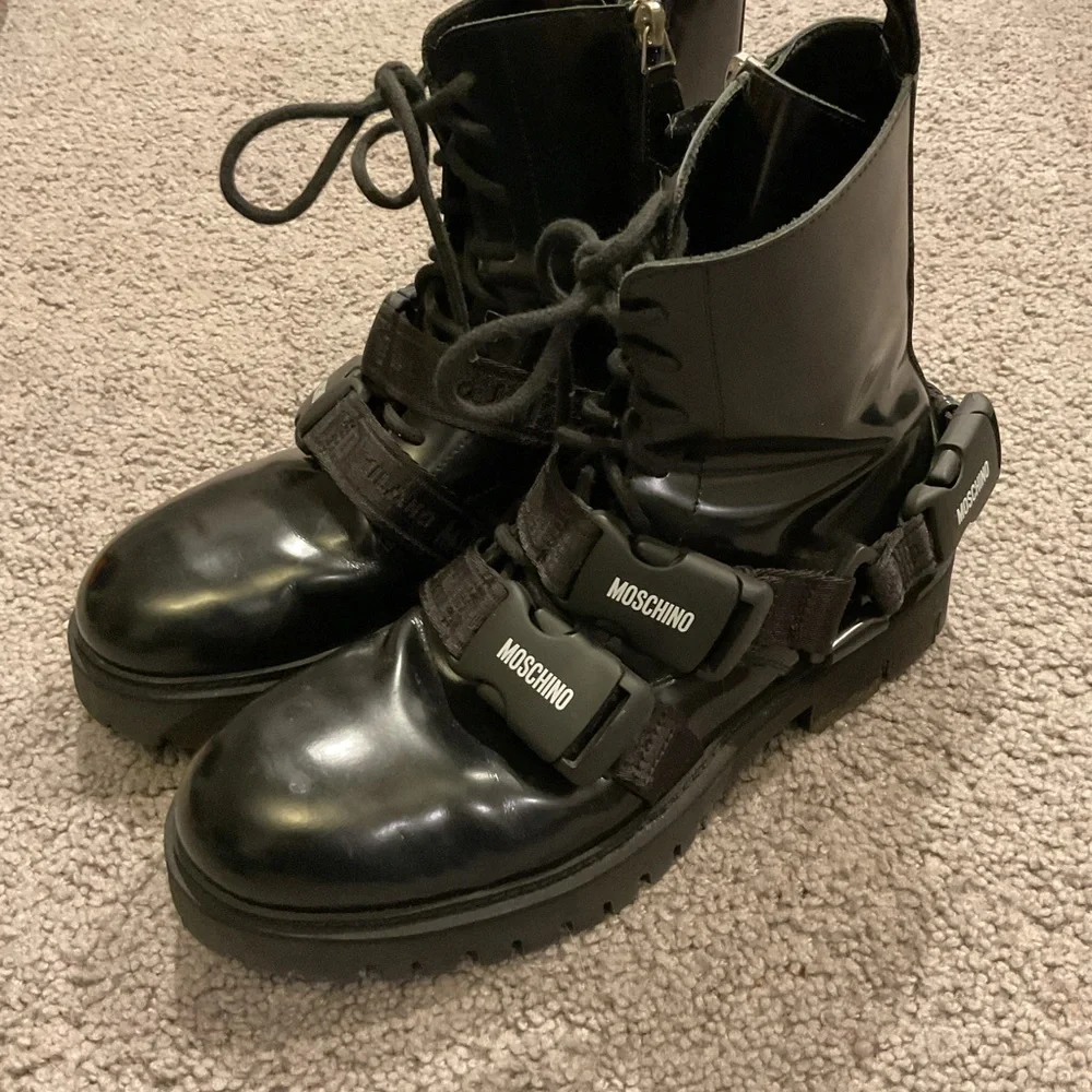 Moschino Italy Signature Strap Black Leather Combat MOTO Boots Platform Shoes 41 - Picture 9 of 11